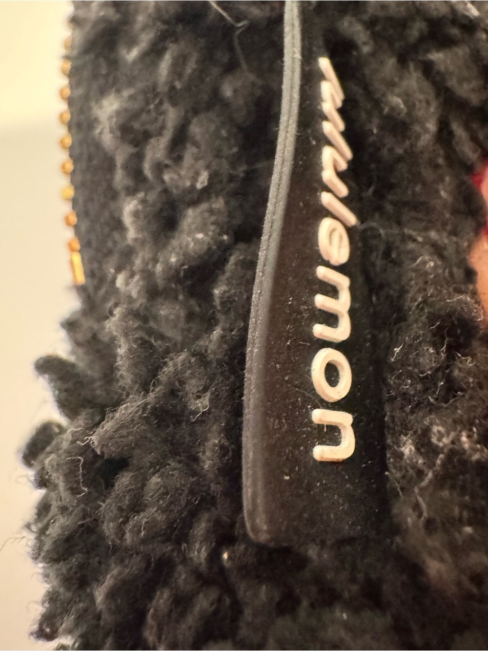Lululemon Everywhere Fleece Belt Bag black and gold - Picture 6 of 15